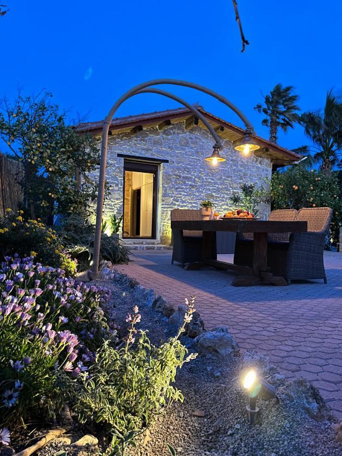 Villa Aspasia With Private Jacuzzi - Oasis Resort Kokkinos Pirgos Esterno foto
